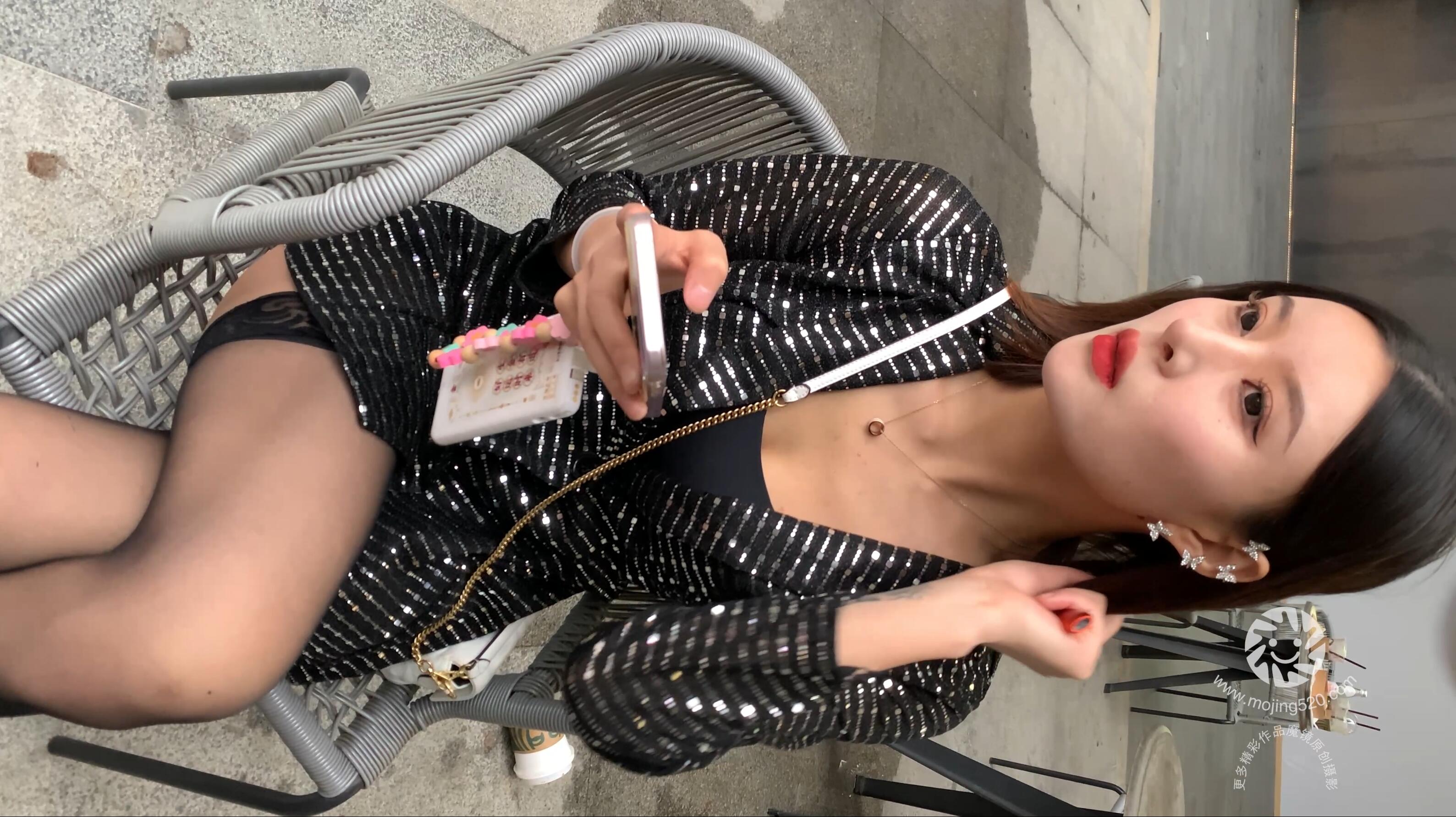 街拍黑丝美女