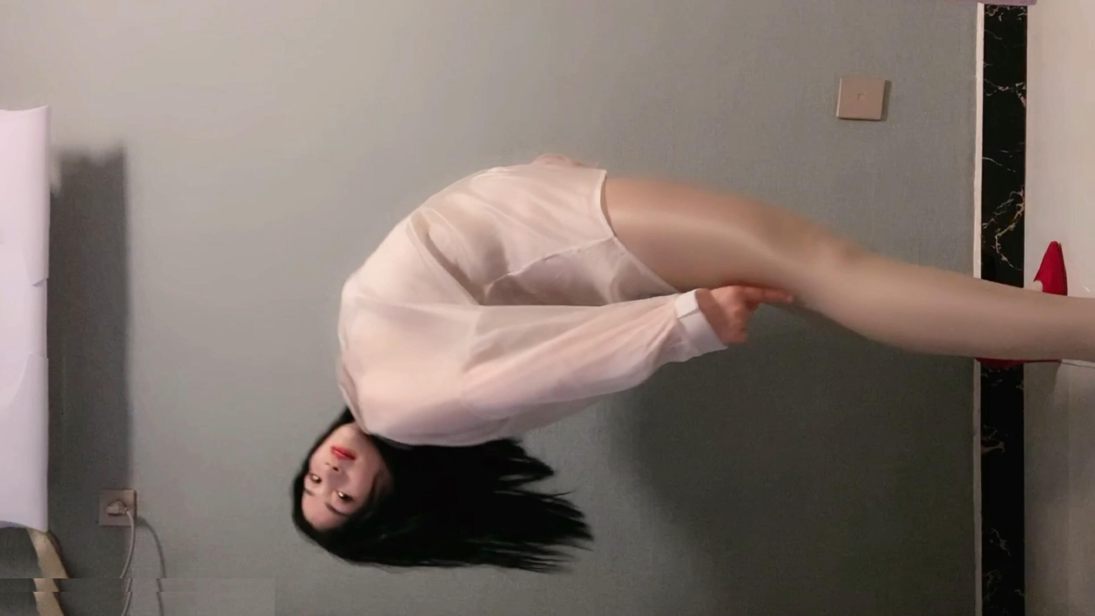 自拍 扭臀舞