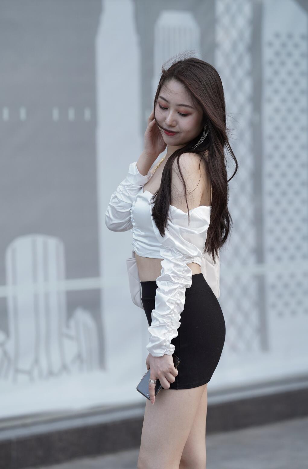 黑色包臀裙